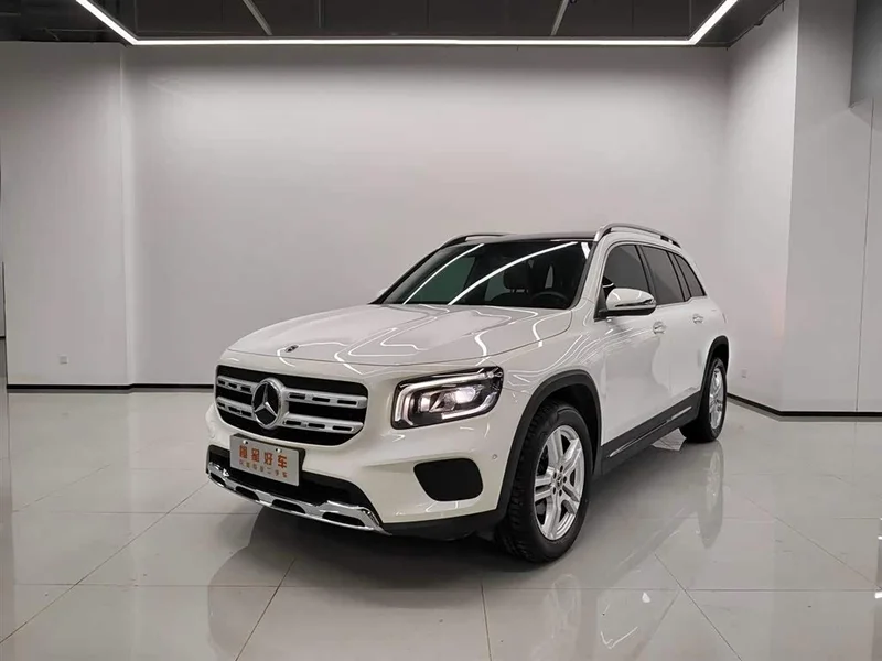 Mercedes-Benz GLB — фото 1
