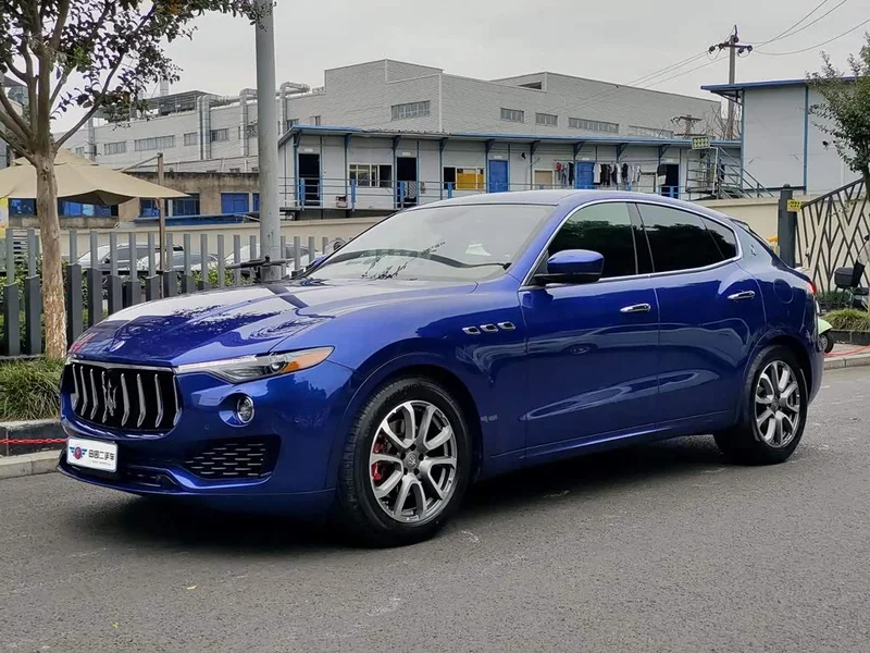 Maserati Levante — фото 1