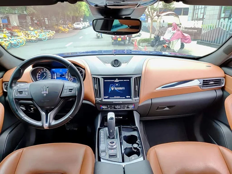 Maserati Levante — фото 10