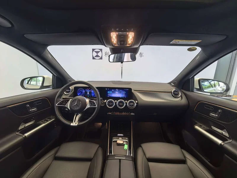Mercedes-Benz EQA — фото 15