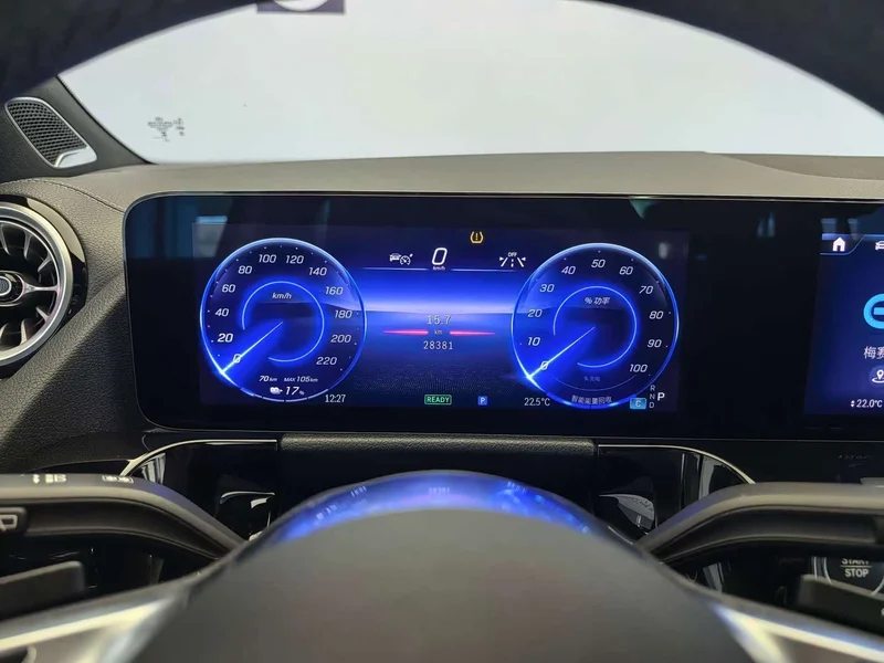 Mercedes-Benz EQA — фото 18