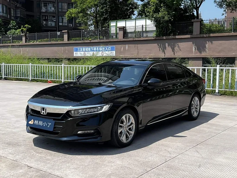 Honda Accord — фото 1