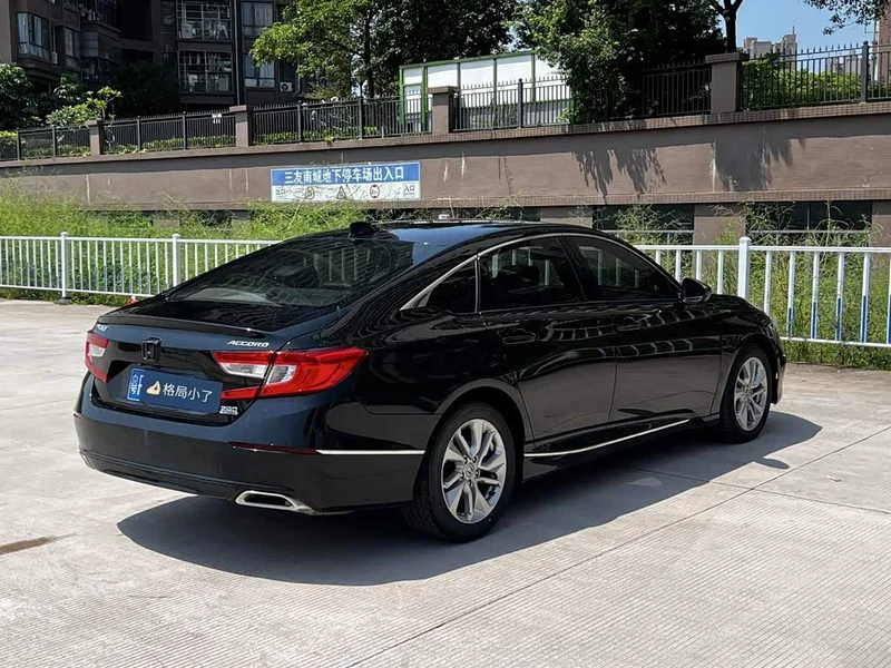 Honda Accord — фото 9