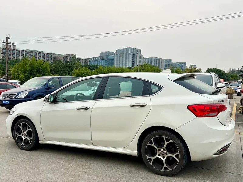 Hyundai i30 — фото 11