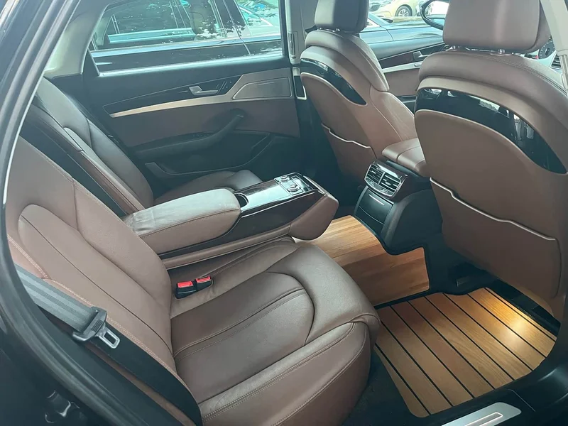 Audi A8 — фото 18