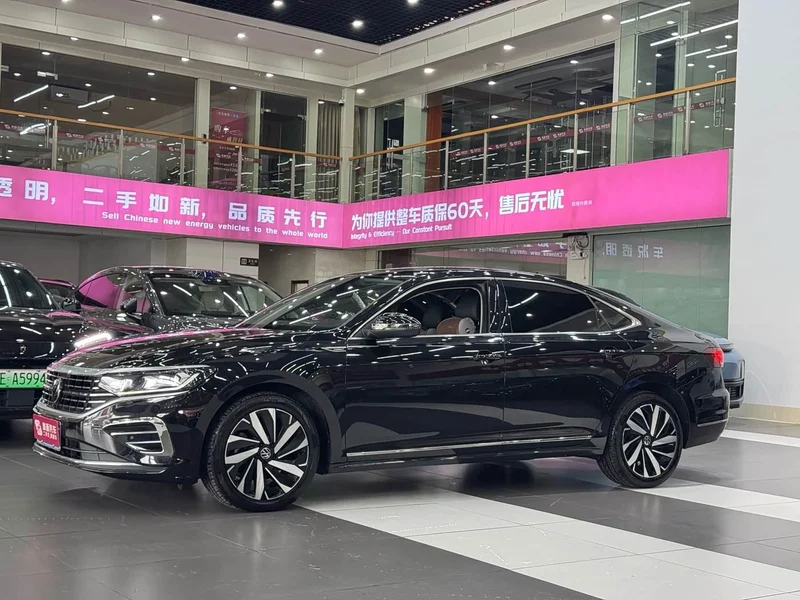 Volkswagen Passat — фото 1