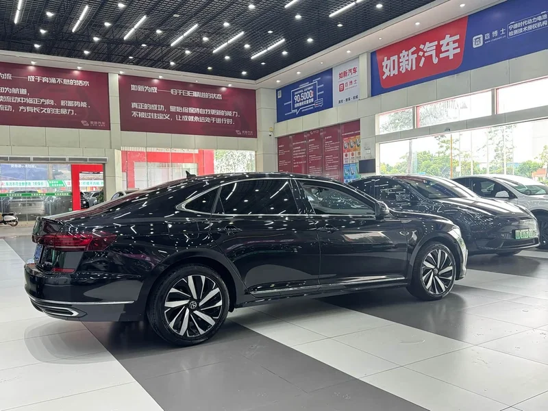 Volkswagen Passat — фото 6