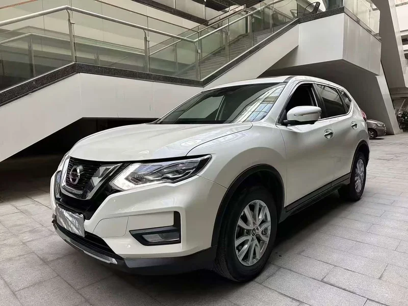 Nissan X-Trail — фото 1