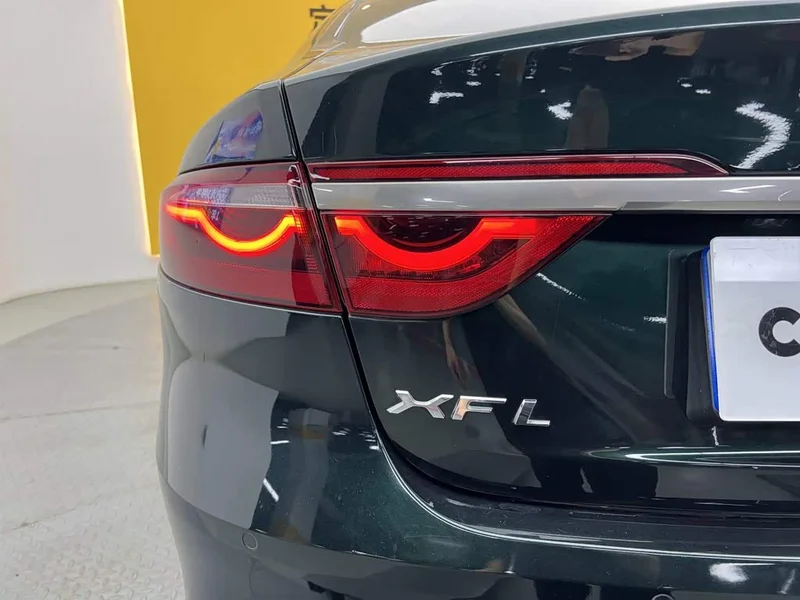 Jaguar XFL — фото 10