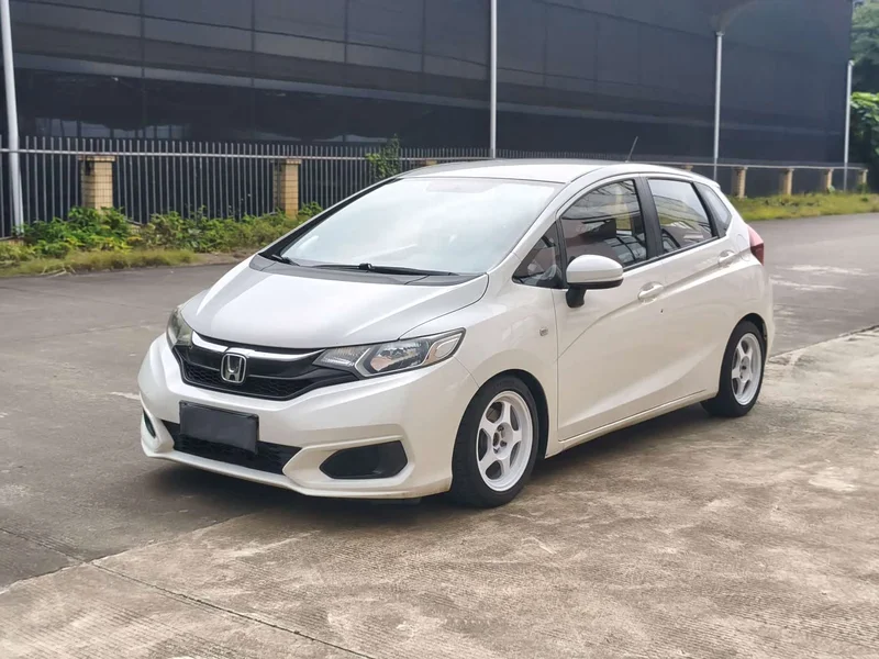 Honda Fit — фото 1