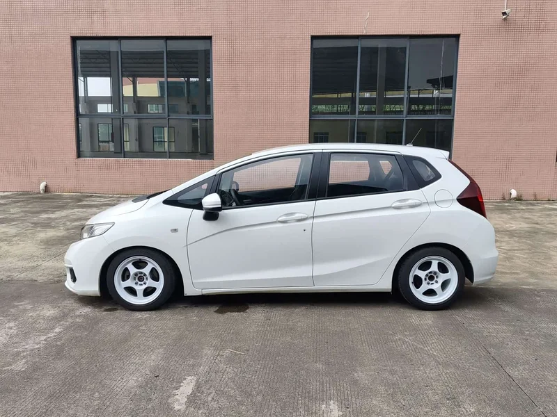 Honda Fit — фото 5
