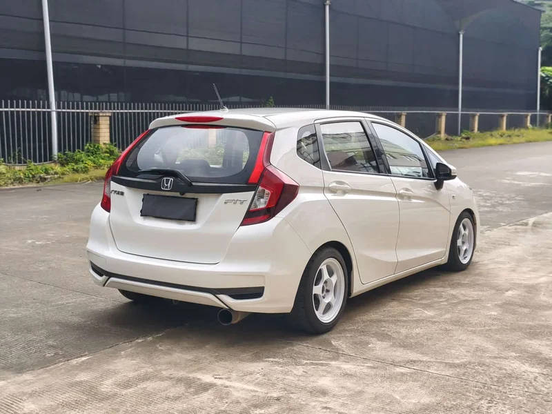 Honda Fit — фото 8