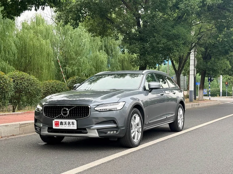 Volvo V90 — фото 1