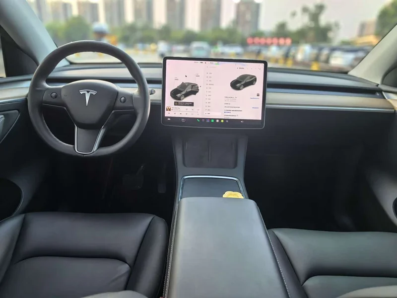 Tesla Model Y — фото 7