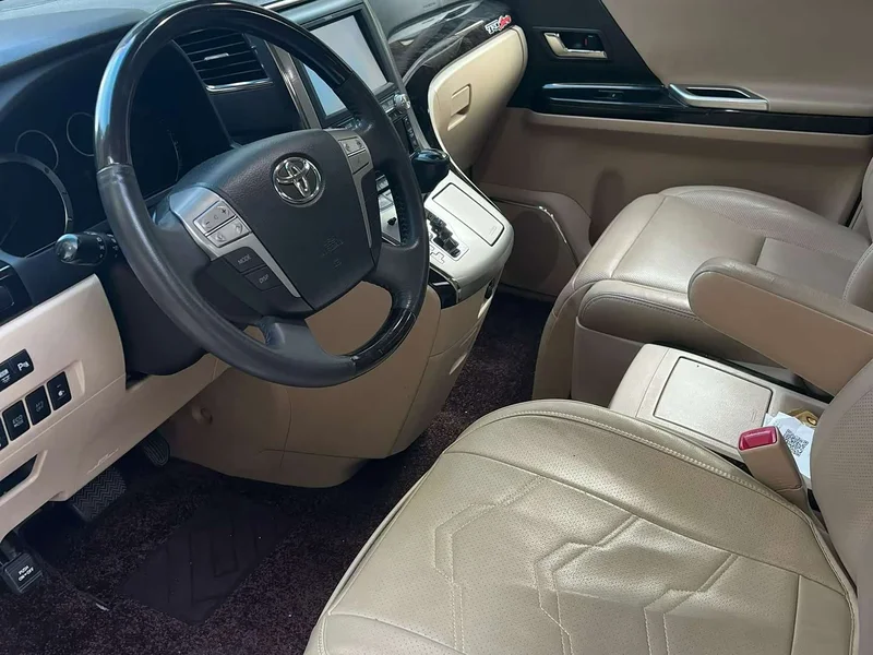 Toyota Alphard — фото 6