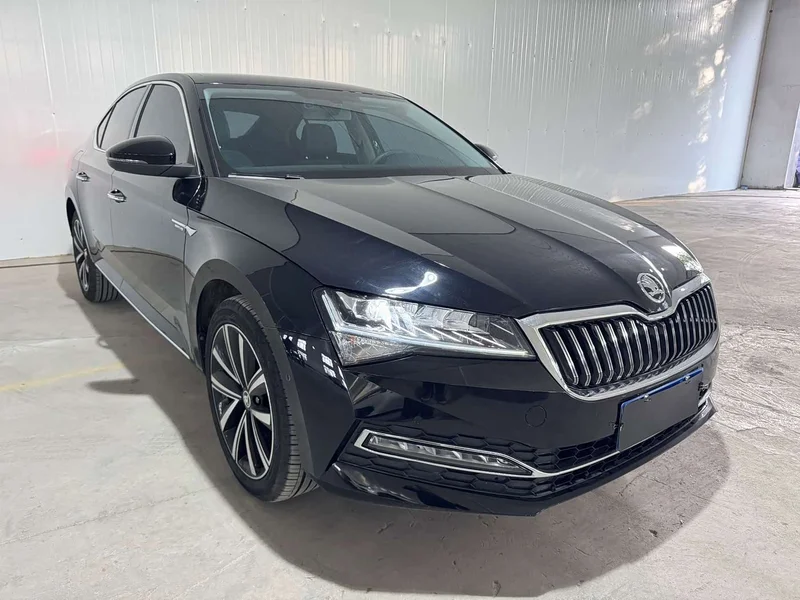 Skoda Superb — фото 2