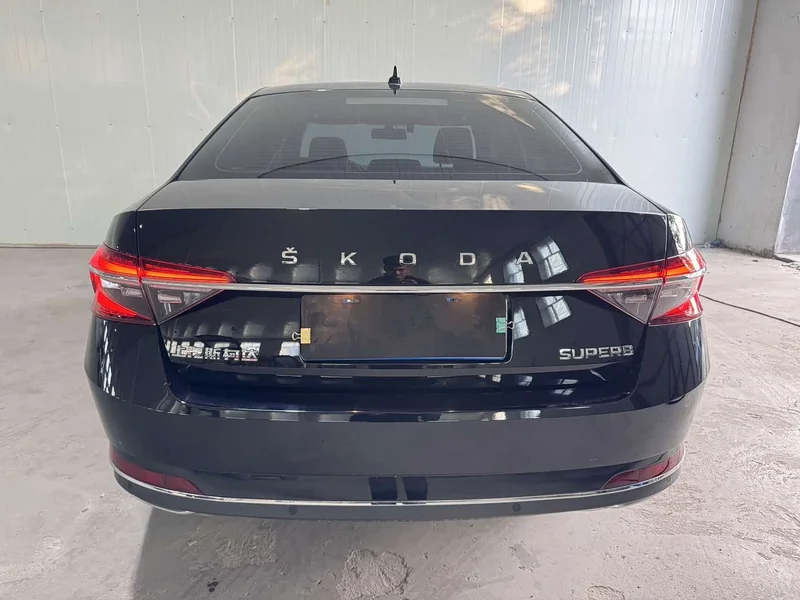Skoda Superb — фото 4