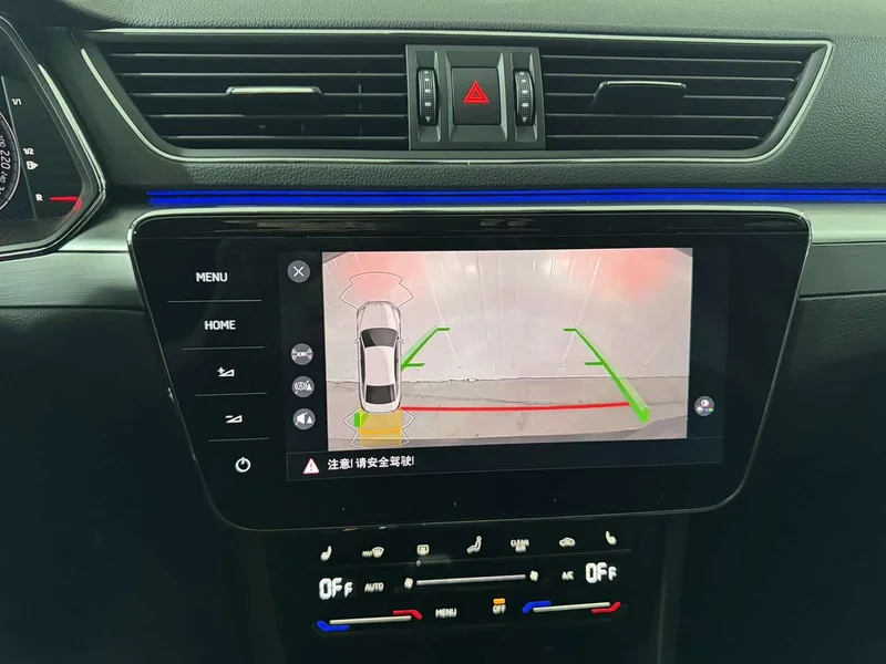 Skoda Superb — фото 10