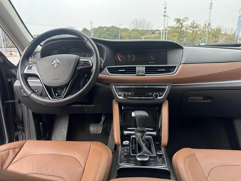 Borgward BX7 — фото 16
