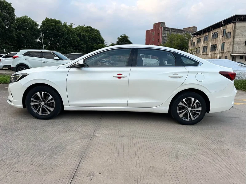 Changan Eado — фото 4