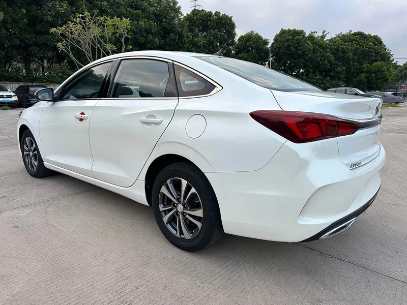 Changan Eado — фото 5
