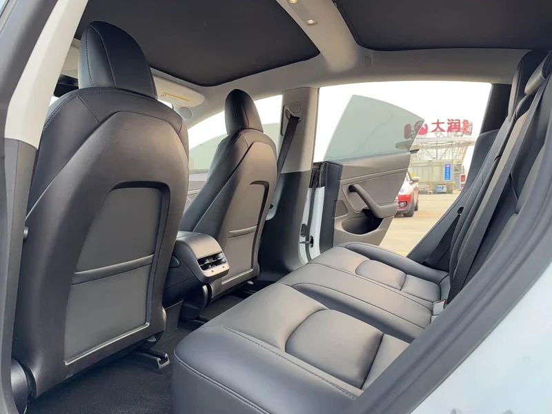 Tesla Model 3 — фото 12