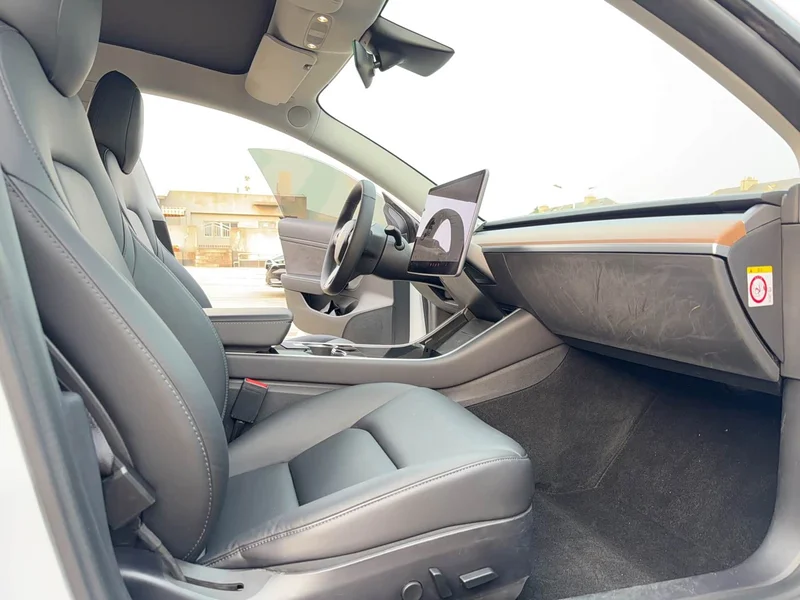 Tesla Model 3 — фото 13