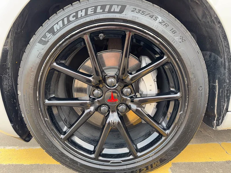 Tesla Model 3 — фото 16