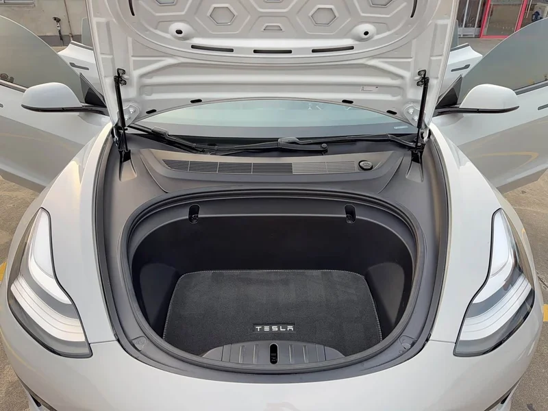 Tesla Model 3 — фото 17