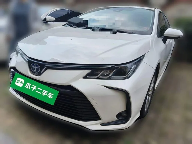 Toyota Corolla — фото 1
