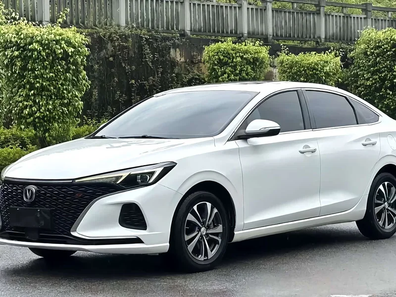 Changan Eado — фото 1