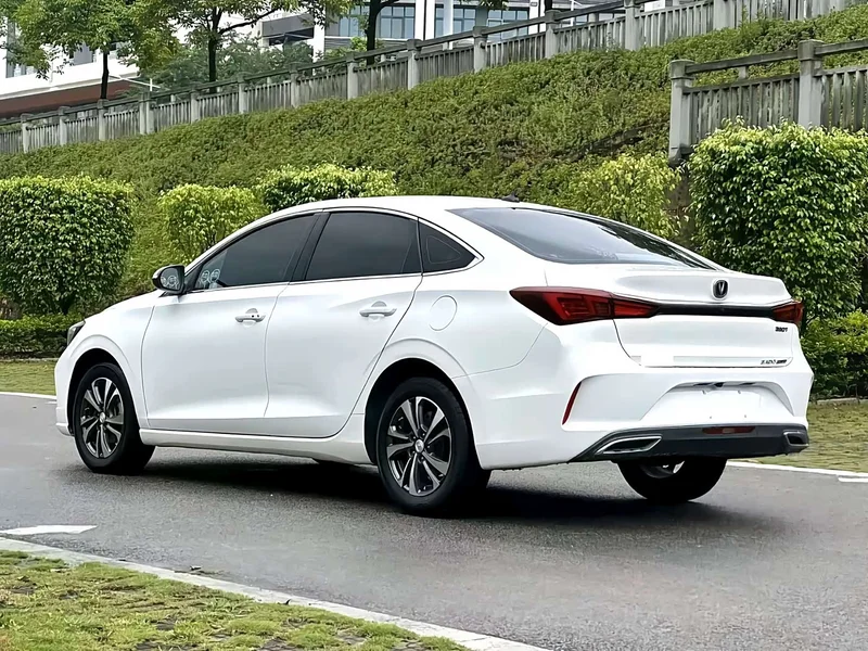 Changan Eado — фото 13