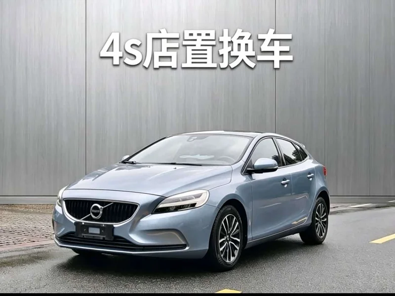 Volvo V40 — фото 1