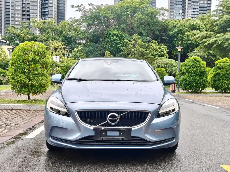 Volvo V40 — фото 3