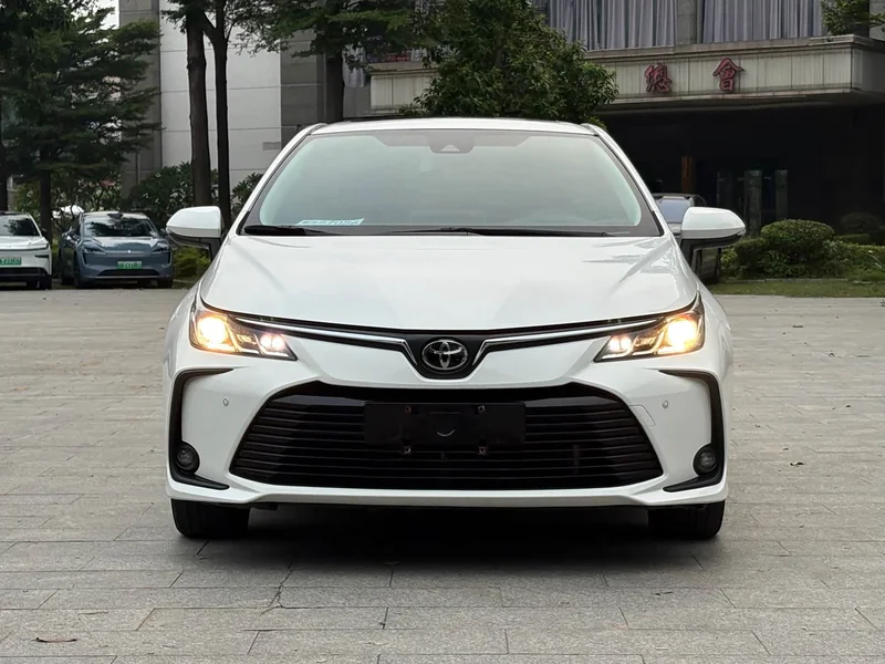 Toyota Corolla — фото 2