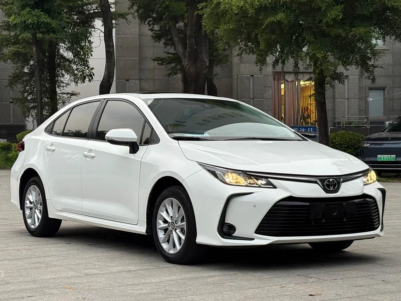 Toyota Corolla — фото 3