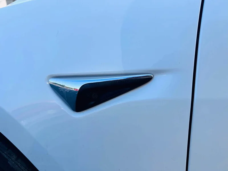 Tesla Model 3 — фото 18