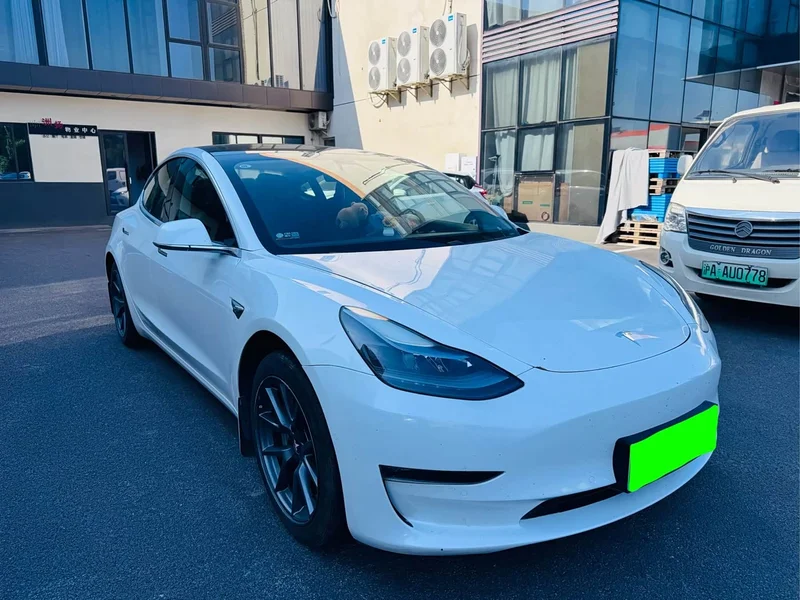 Tesla Model 3 — фото 3