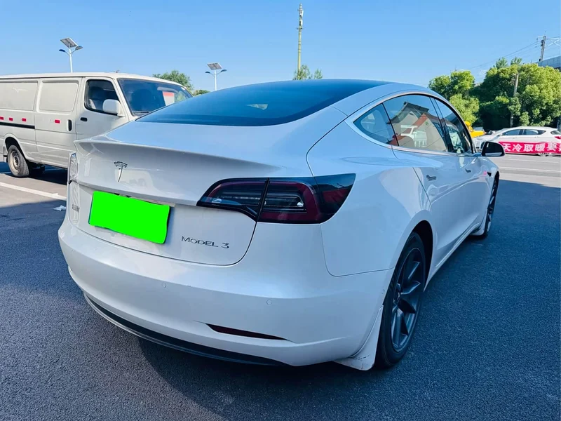 Tesla Model 3 — фото 5