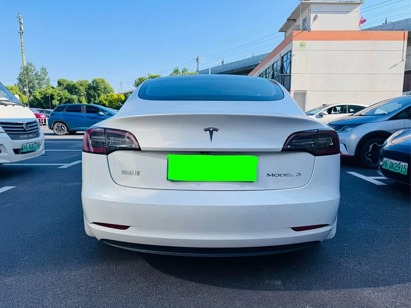 Tesla Model 3 — фото 6