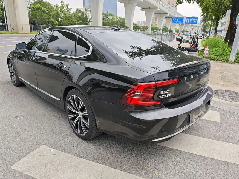 Volvo S90 PHEV — фото 9