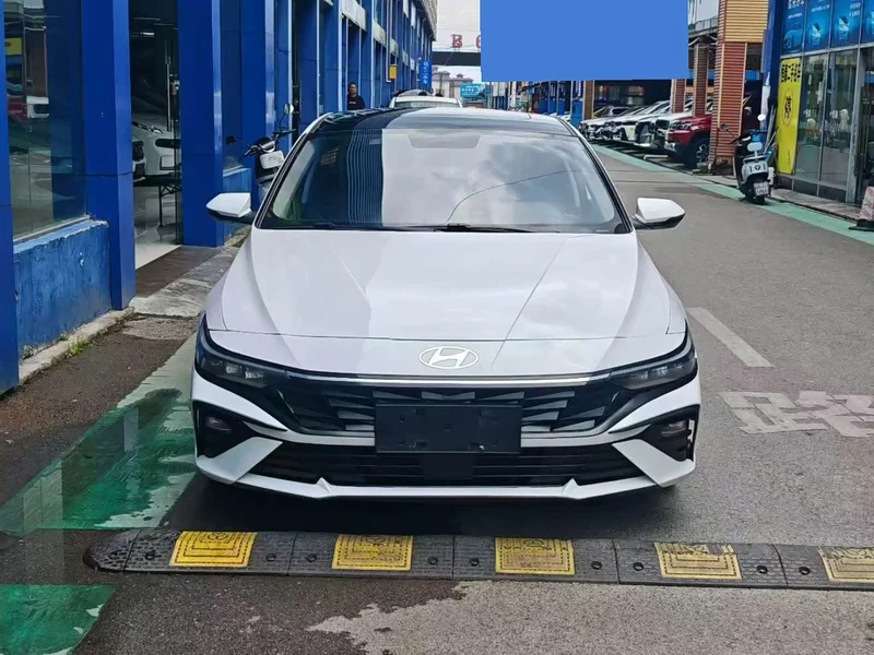 Hyundai Elantra — фото 2