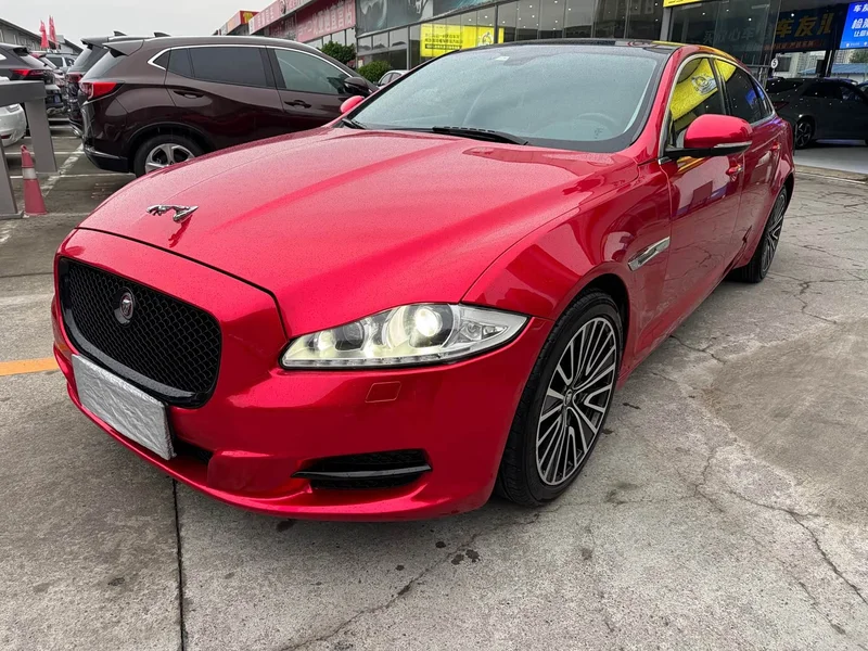 Jaguar XJ — фото 1