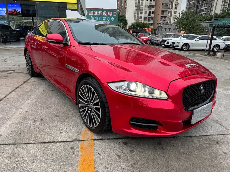 Jaguar XJ — фото 3