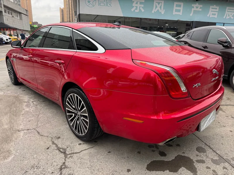 Jaguar XJ — фото 9