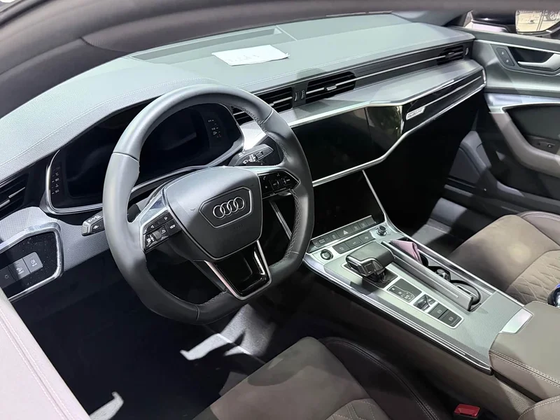 Audi A7L — фото 6
