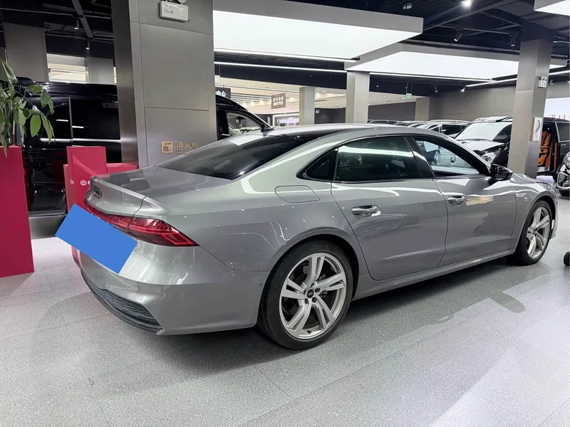 Audi A7L — фото 9