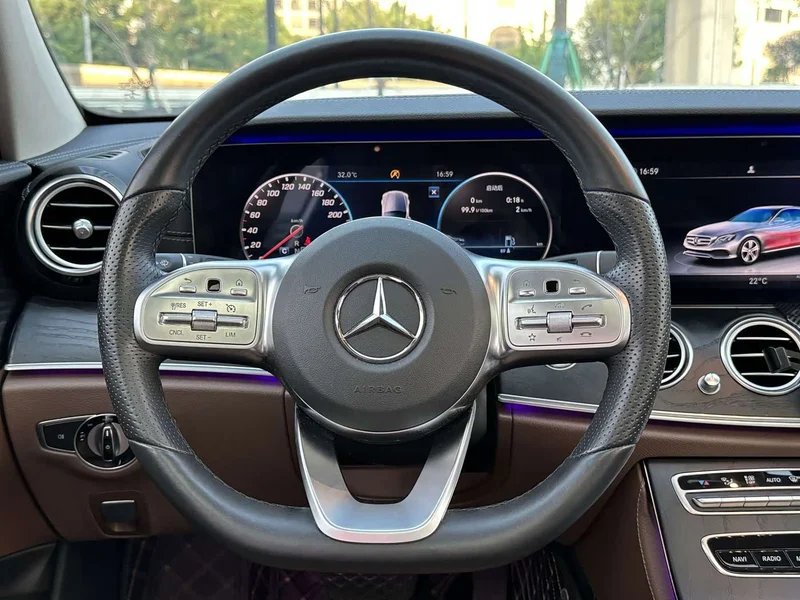 Mercedes-Benz E-Class — фото 13