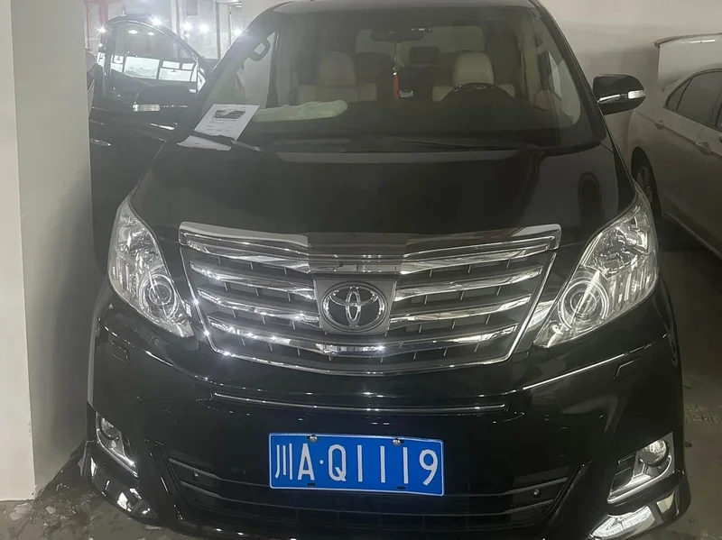 Toyota Alphard — фото 2