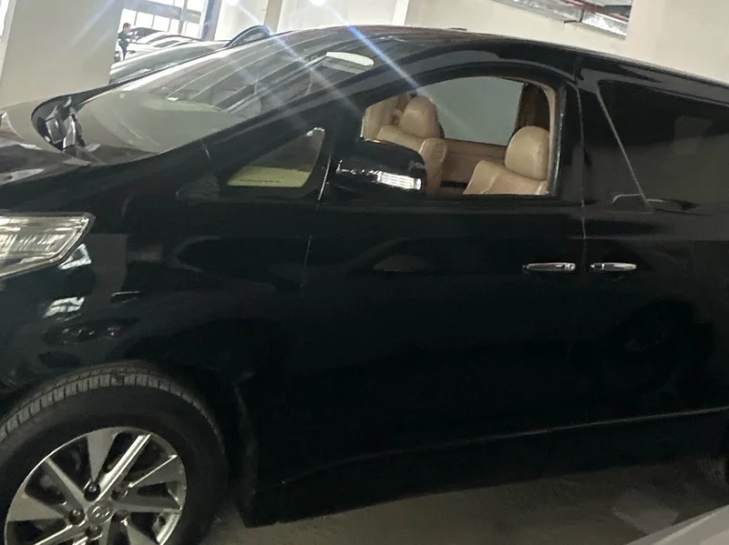 Toyota Alphard — фото 3